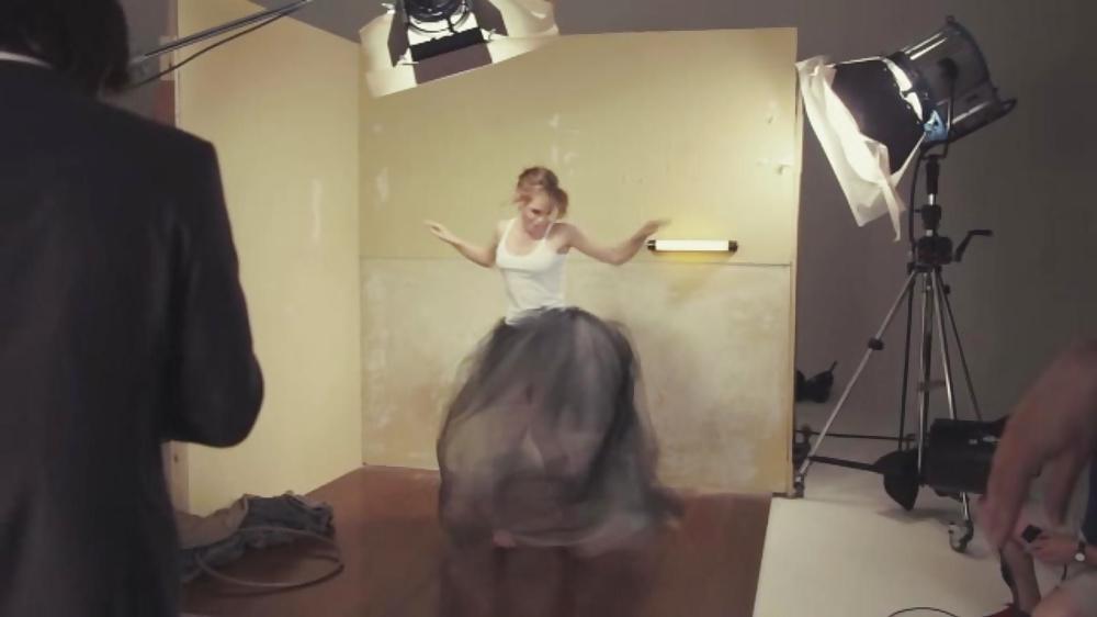 18P Emma Watson Glamour UK (Braless) 