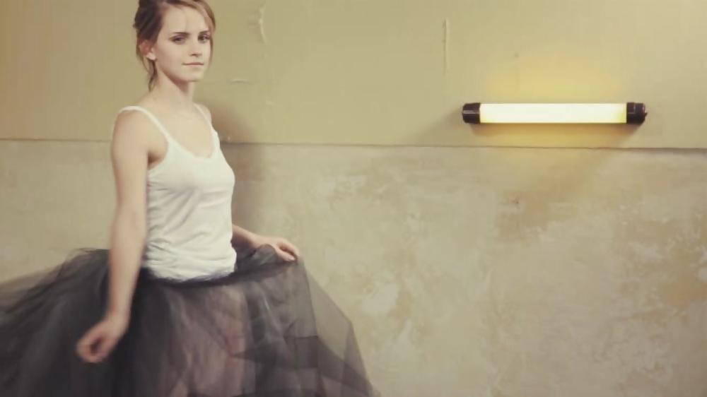 18P Emma Watson Glamour UK (Braless) 