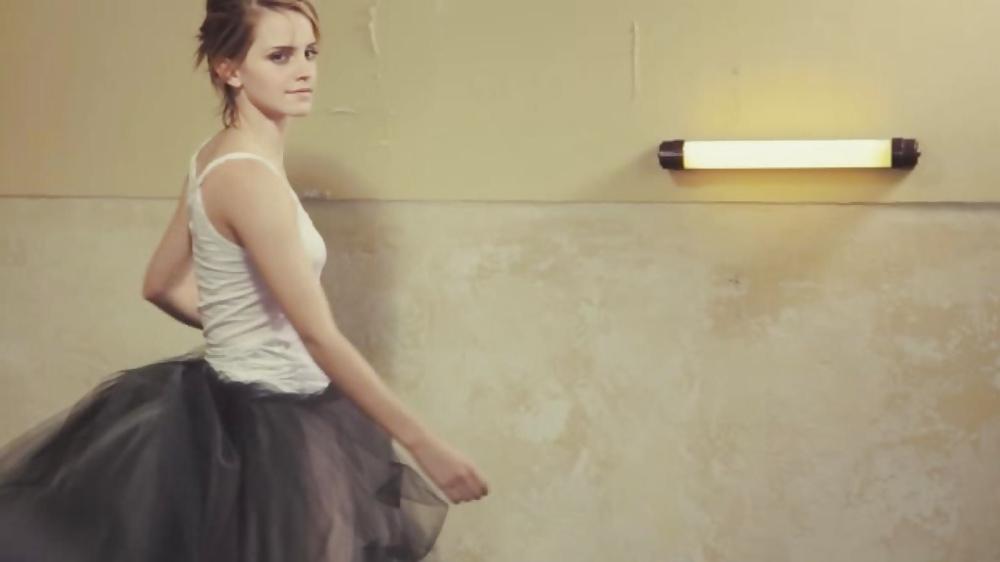 18P Emma Watson Glamour UK (Braless) 