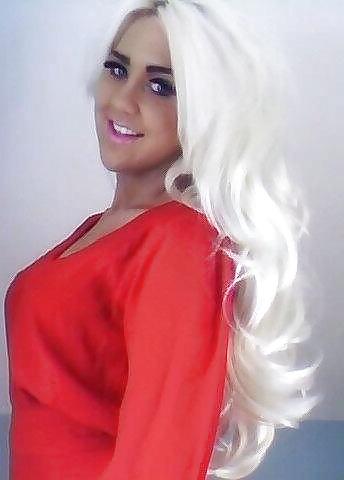 23P UK Bimbo ex stripper  