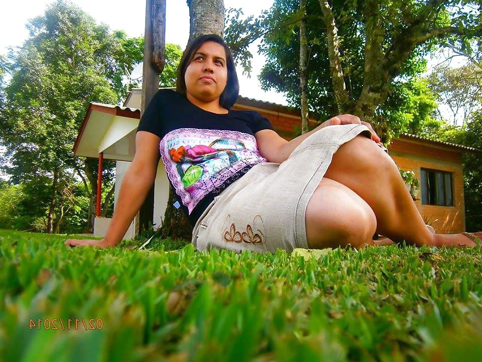 25P Brazilian Religious Women - (Protestants # 8)
