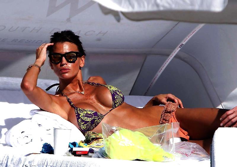 25P Celebrities Armpit