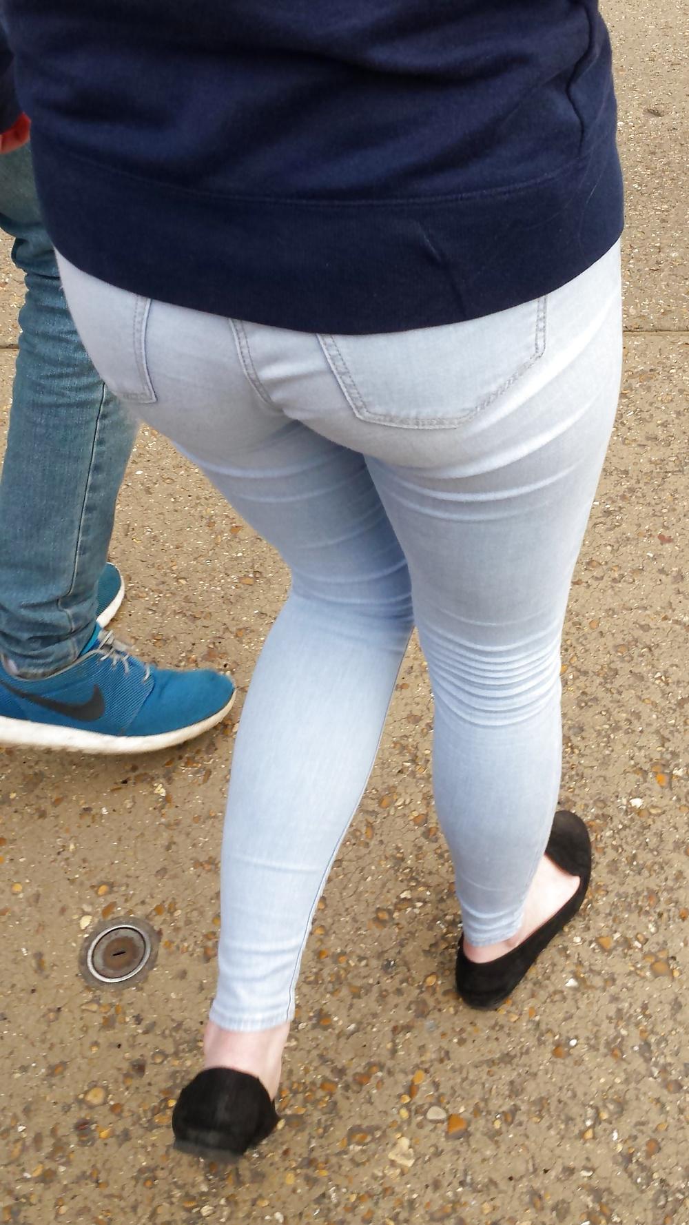 18P Jeans-Arsch offen