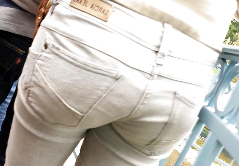 18P Jeans-Arsch offen