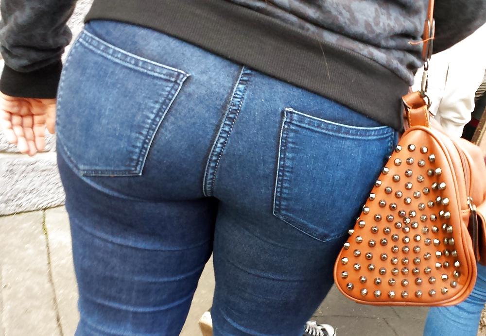 18P Jeans-Arsch offen