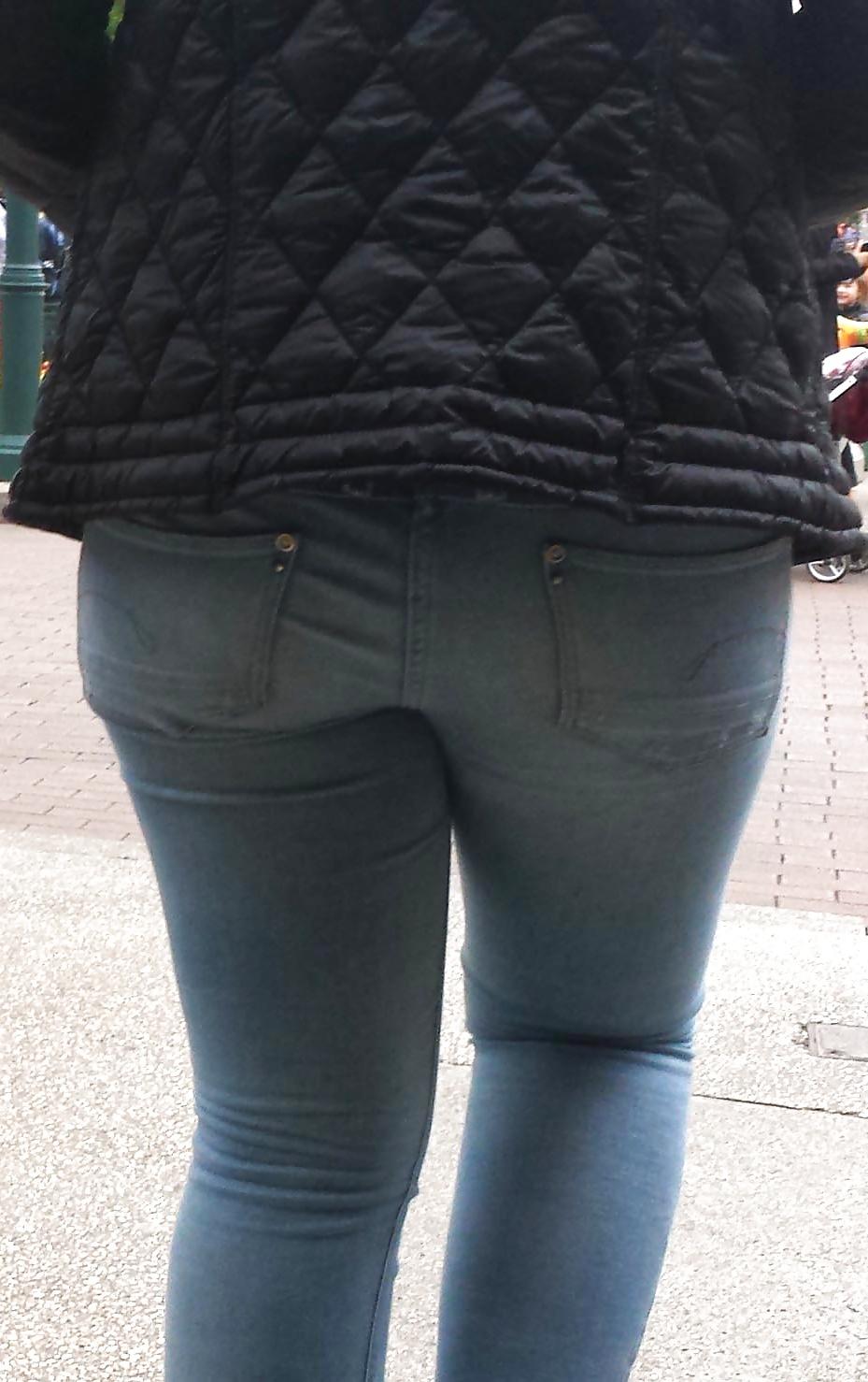 18P Jeans-Arsch offen
