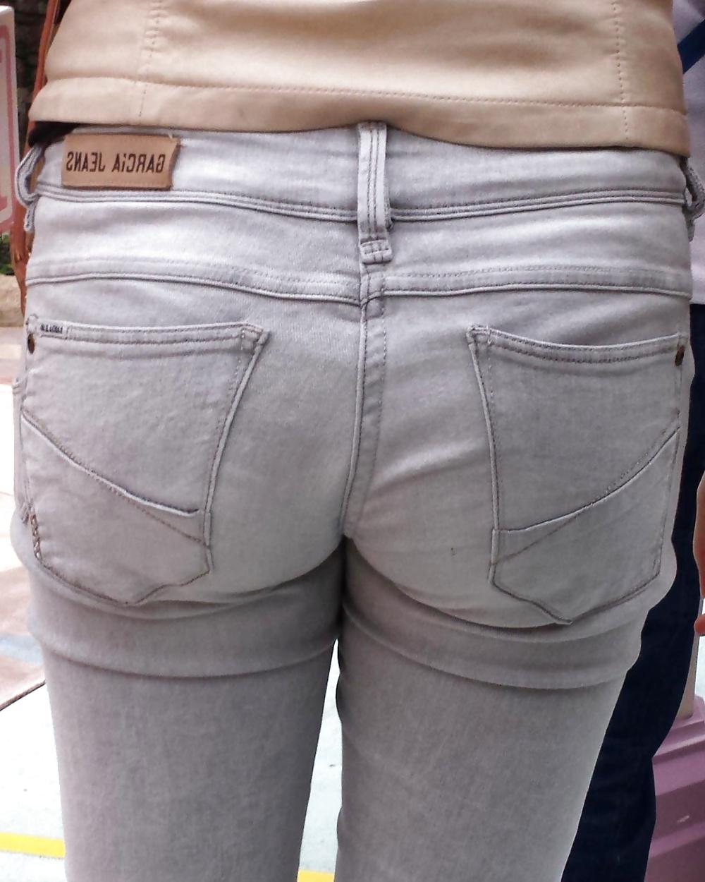 18P Jeans-Arsch offen