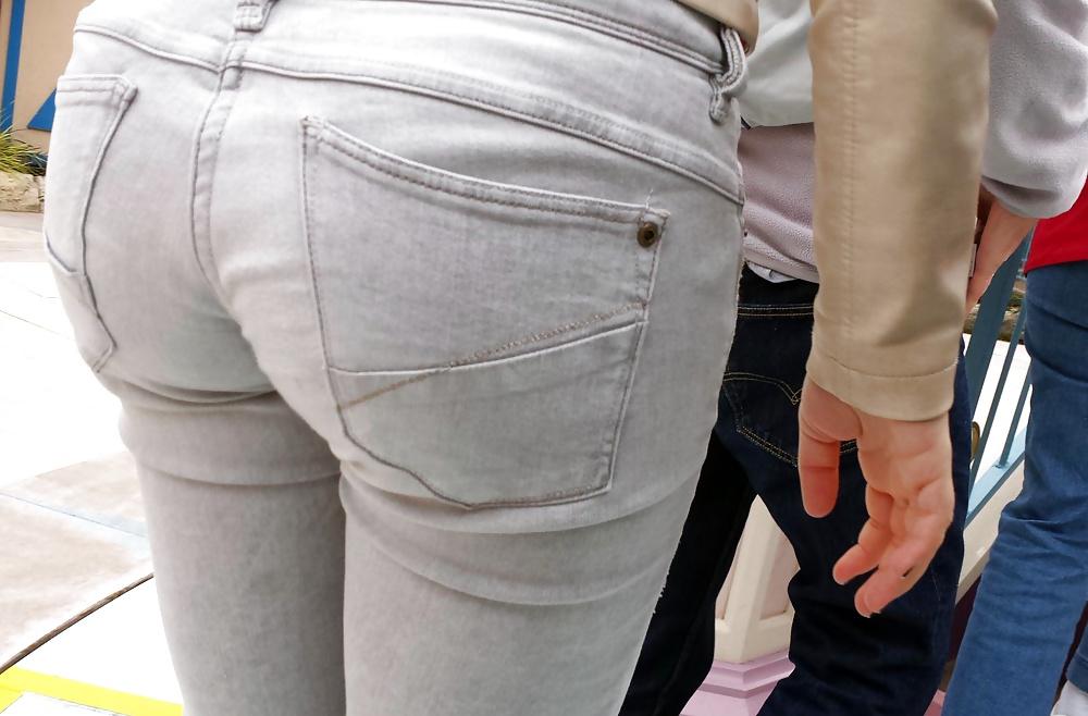 18P Jeans-Arsch offen