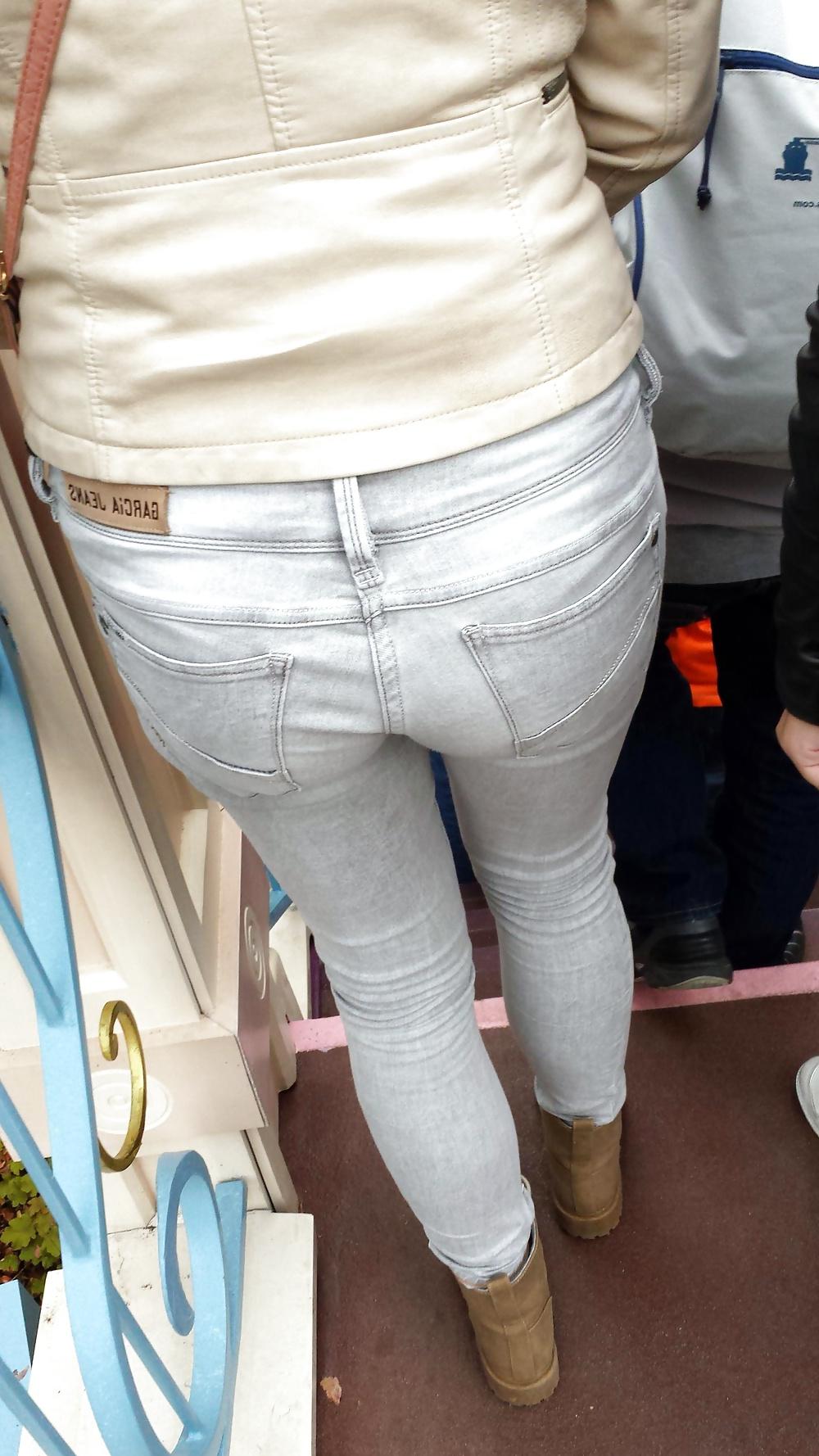 18P Jeans-Arsch offen