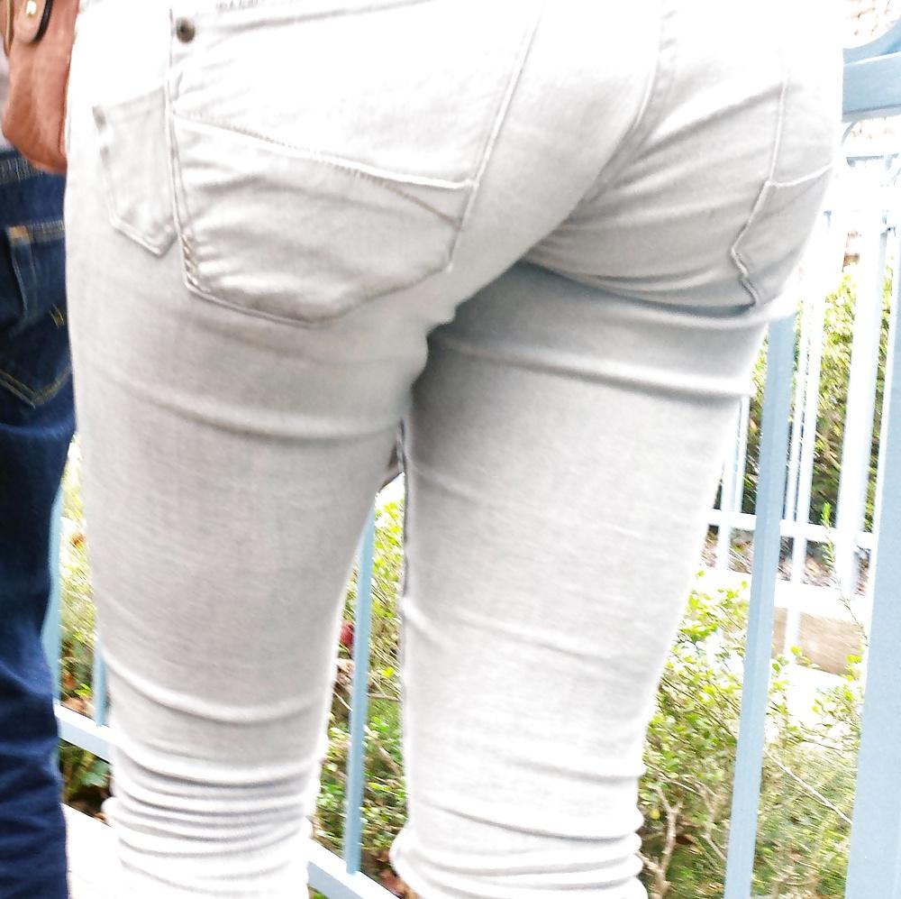 18P Jeans-Arsch offen