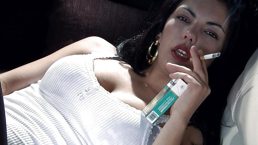 20P Glamour Smoking
