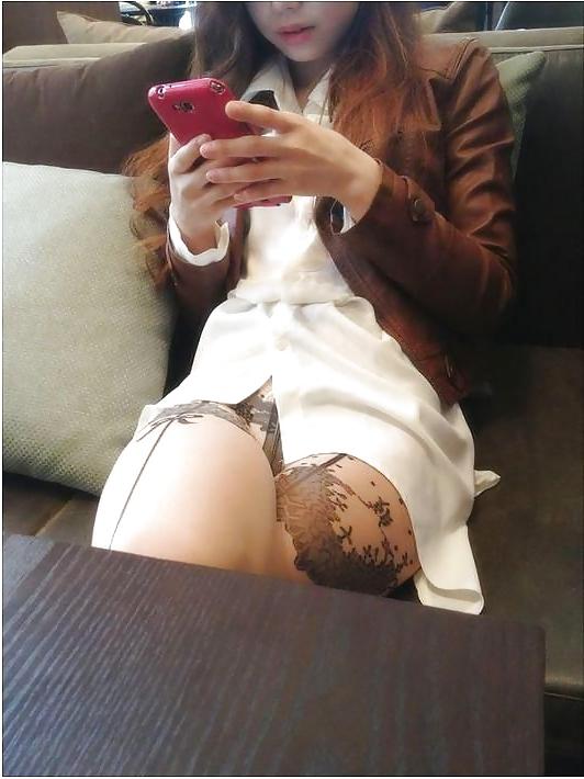 10P Chinese slut flashing and fucking dildo