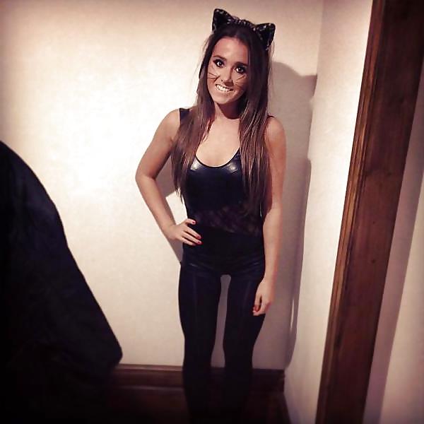 25P Sluts in Tight Pants 18