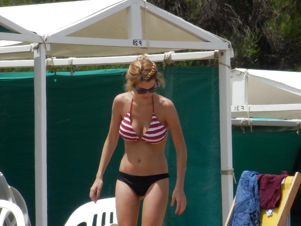 10P Argentinian Beach Candids