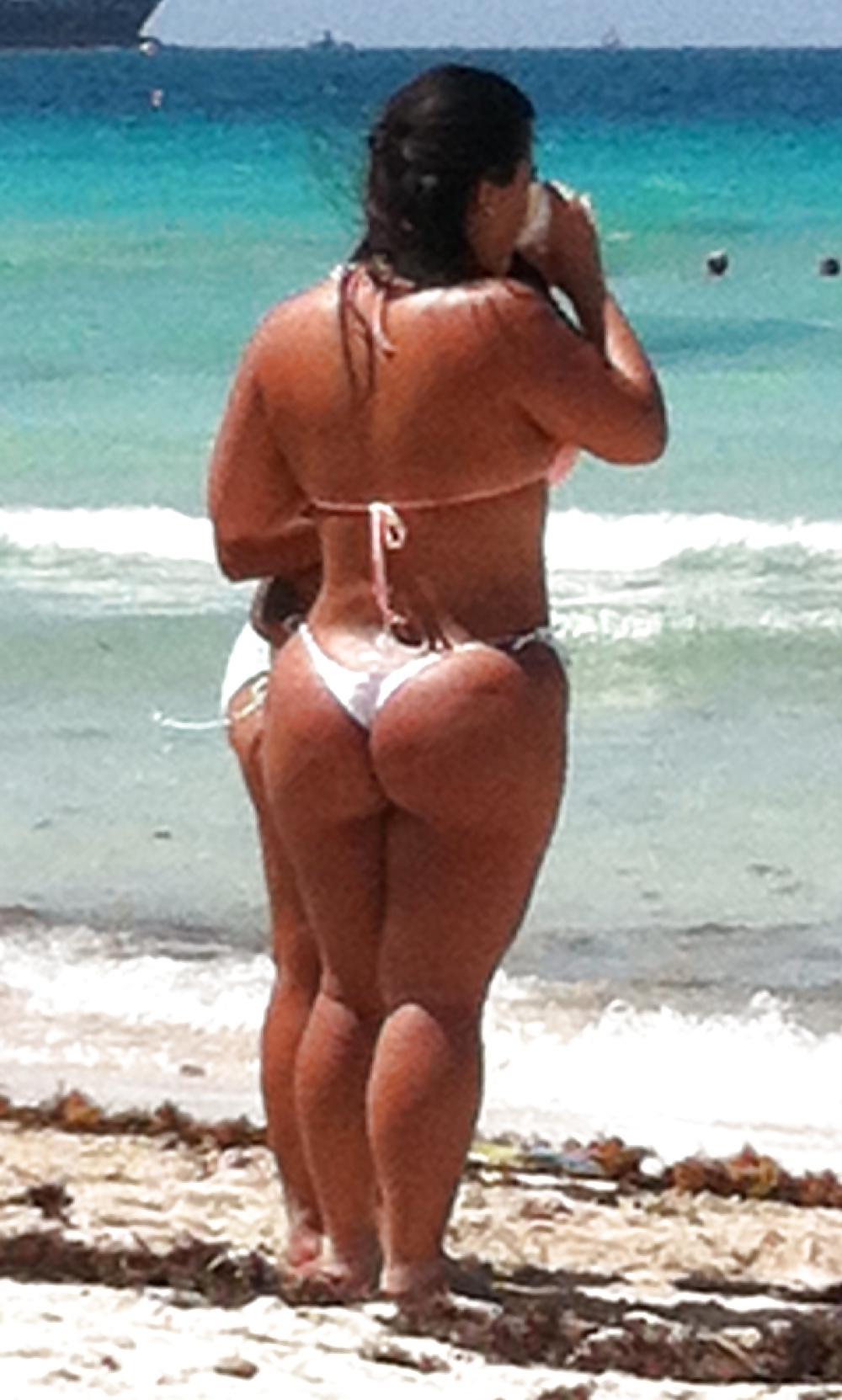 11P Fat Ass Girl Public Beach