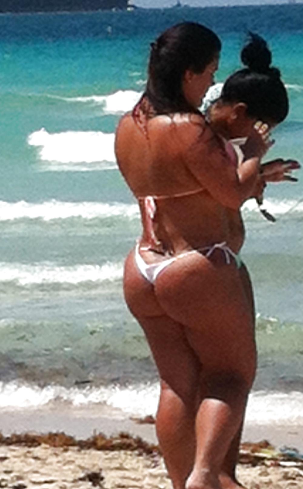 11P Fat Ass Girl Public Beach