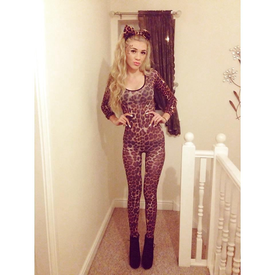 25P Uk skinny bimbo chav slut