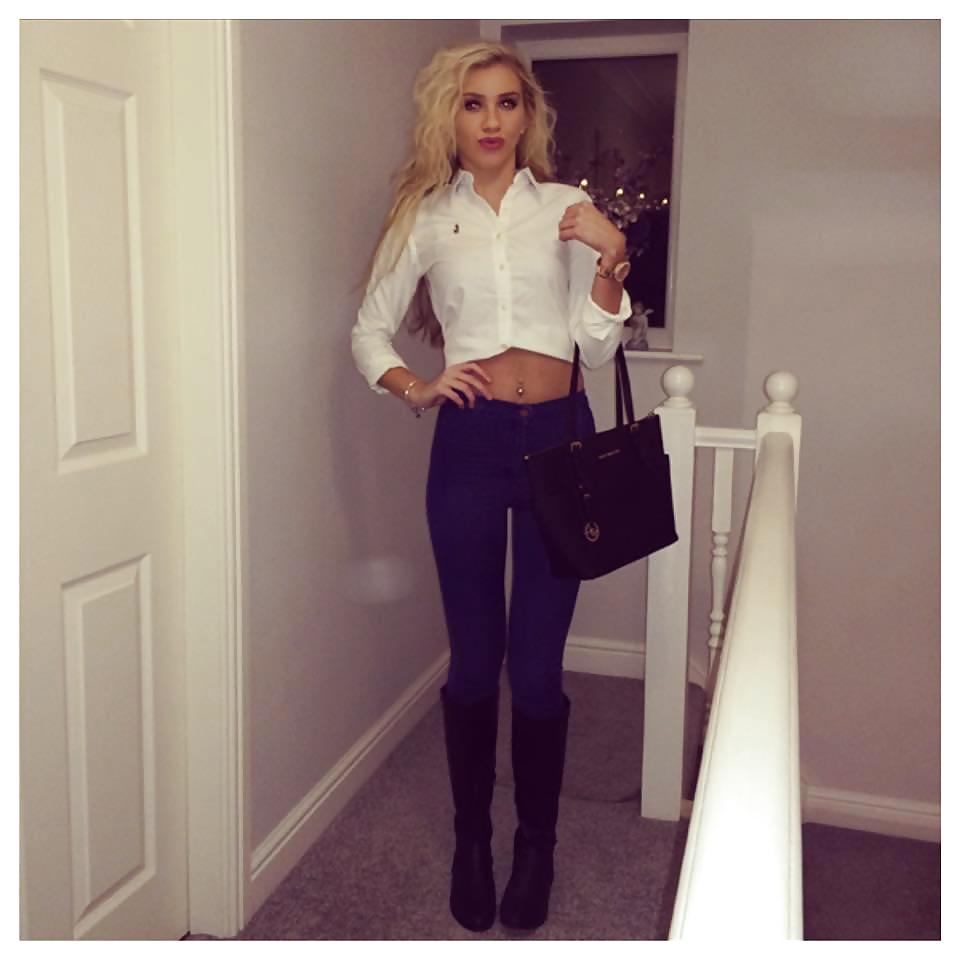 25P Uk skinny bimbo chav slut