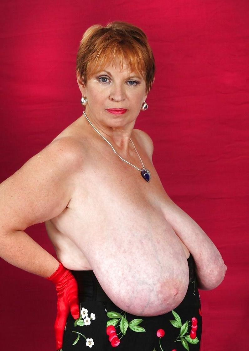 25P Pretty Matures so sexy and curvy