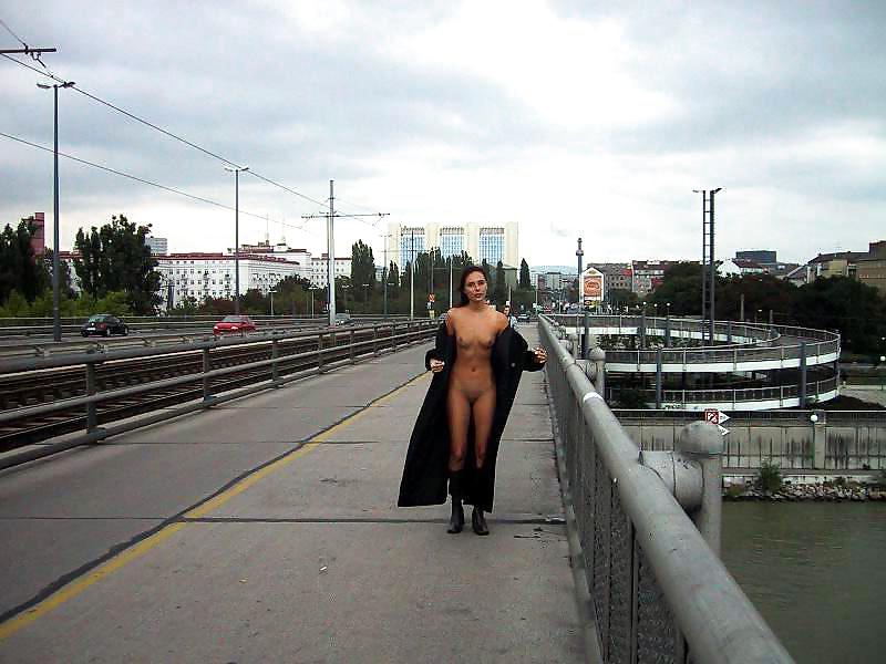 25P Public Nudes - Aniko