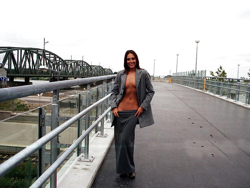 25P Public Nudes - Aniko