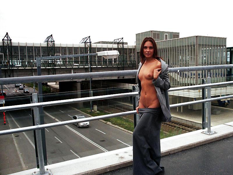 25P Public Nudes - Aniko