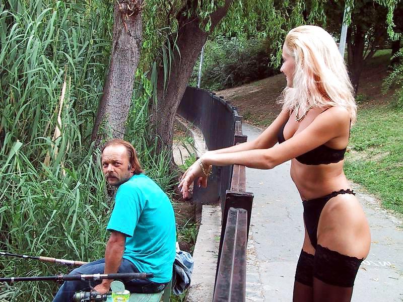 19P Public Nudes - Carmen