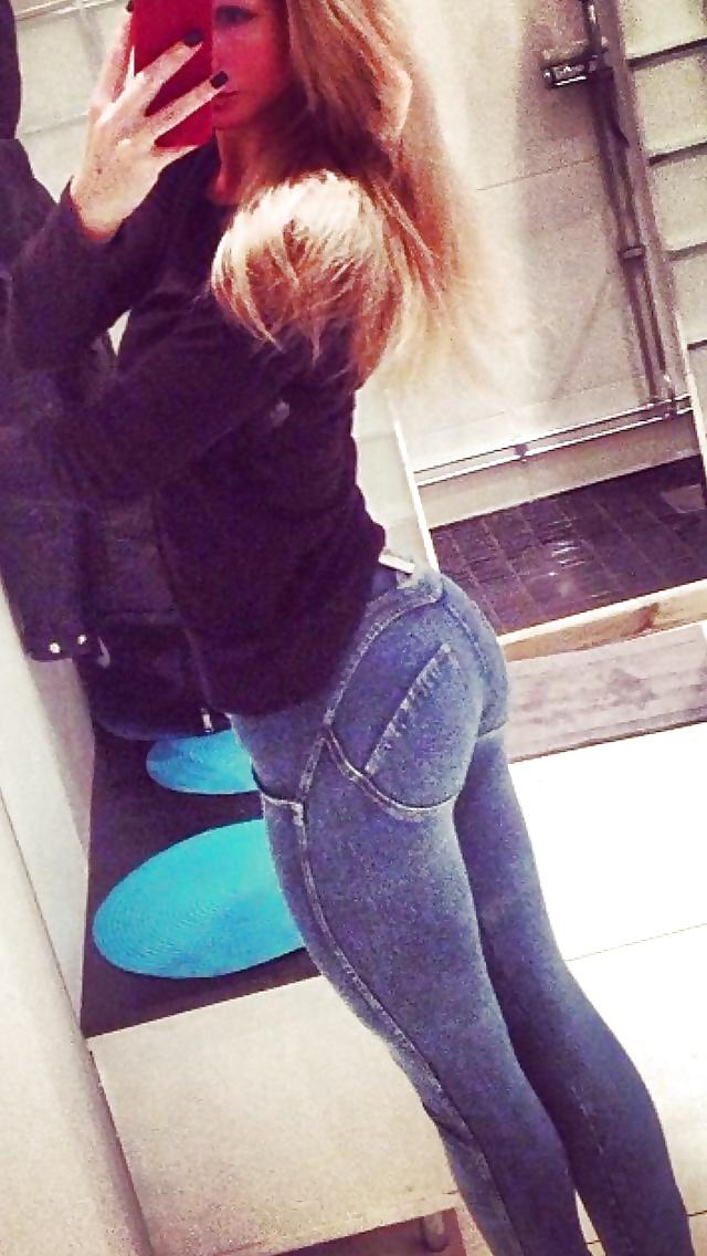 25P Hot asses in tight jeans