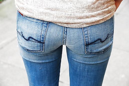 25P Hot asses in tight jeans