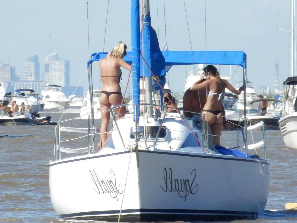 25P Argentinian bikini candids