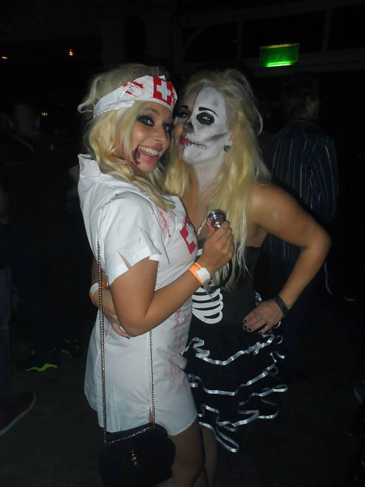 25P New uk bimbo chav pics of zoe