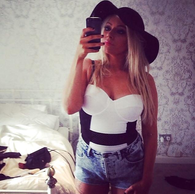 25P New uk bimbo chav pics of zoe