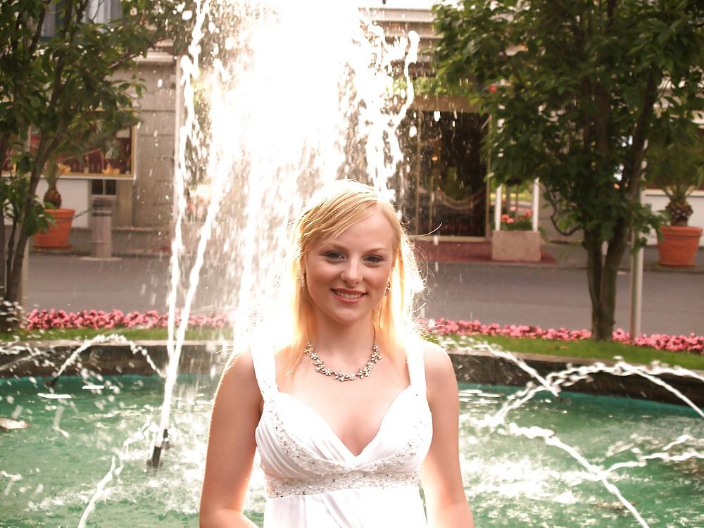 25P Sexy Blonde Mistress