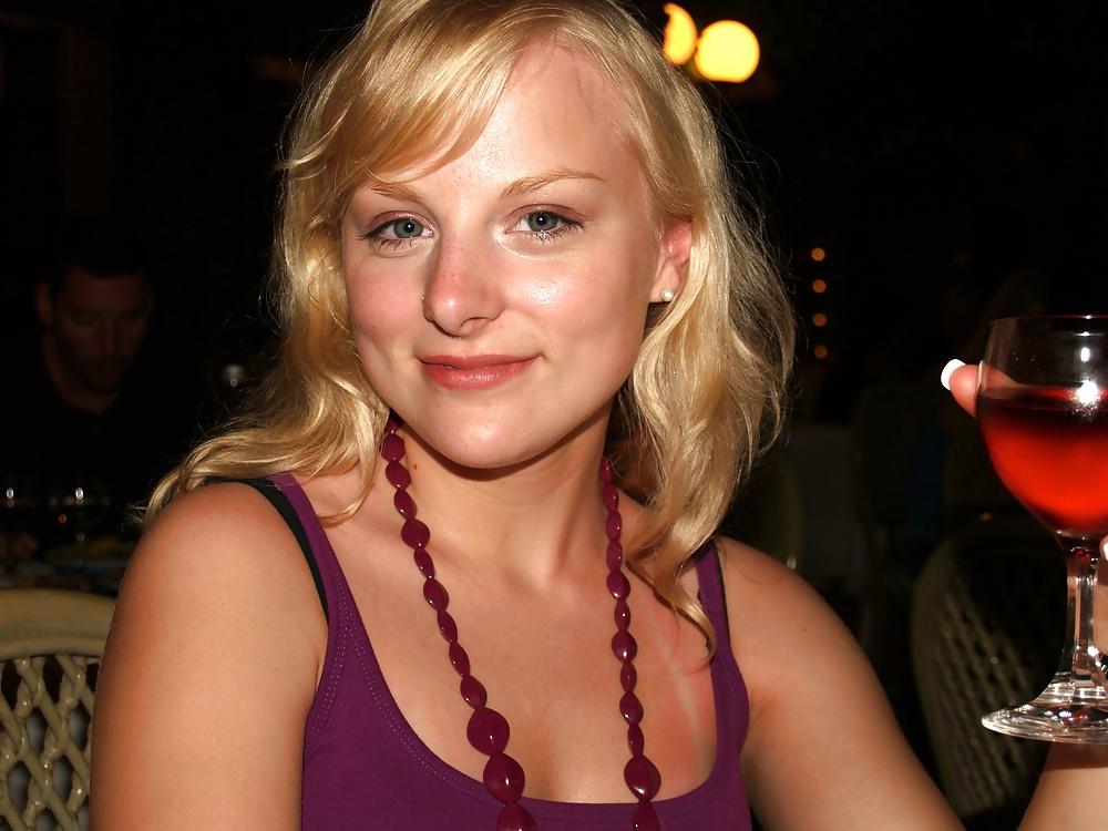25P Sexy Blonde Mistress