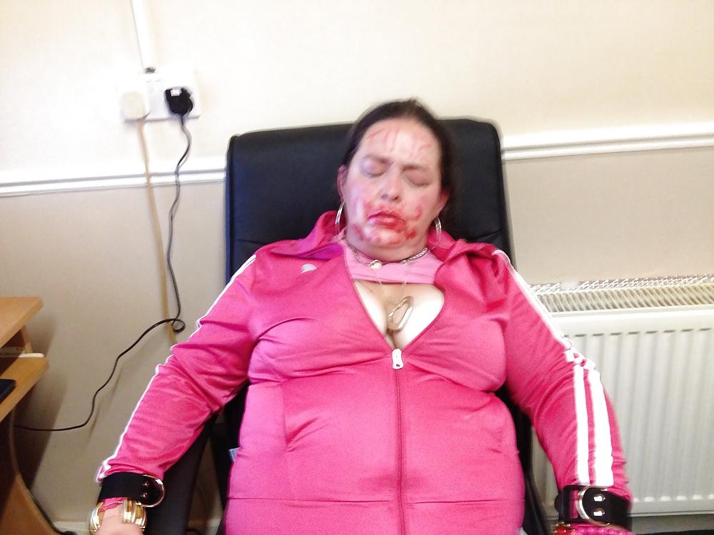 10P Dumb Fat Chav Karen Dunne