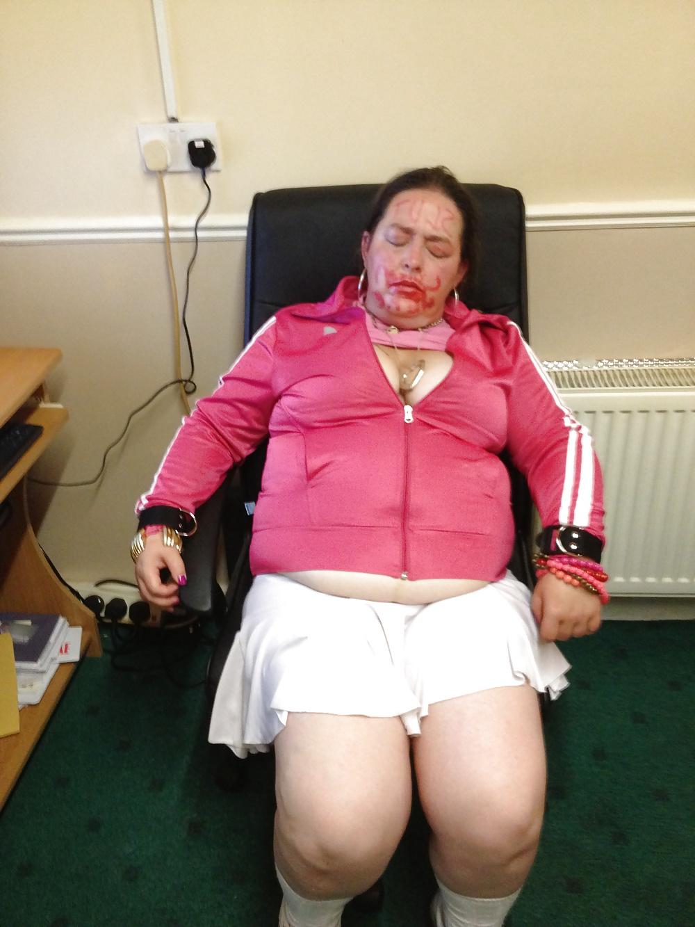 10P Dumb Fat Chav Karen Dunne