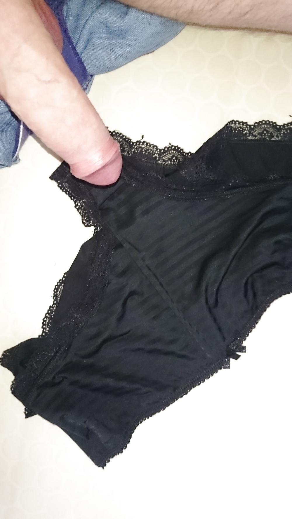 21P Bathroom floor pantys 