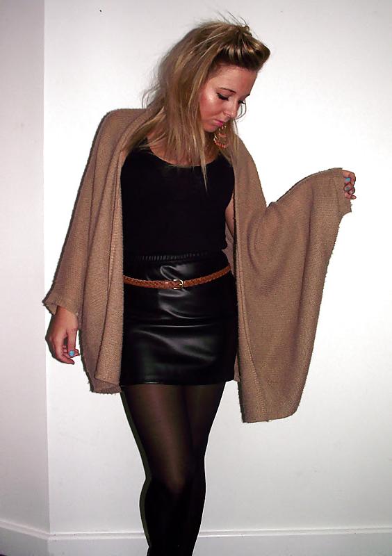 7P Blond haired teeen in leather (NN)