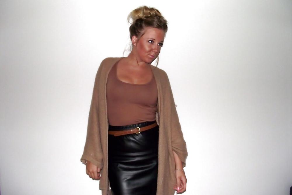 7P Blond haired teeen in leather (NN)