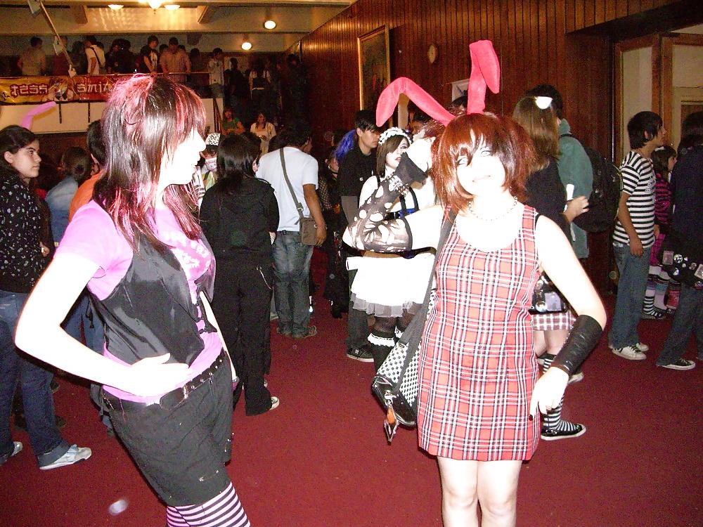 8P Chilean teens in Cosplay show