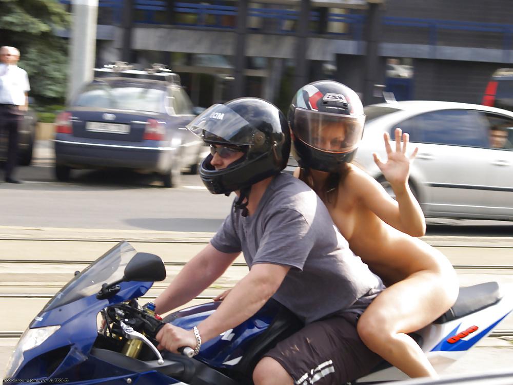 25P Girls Public Nude A