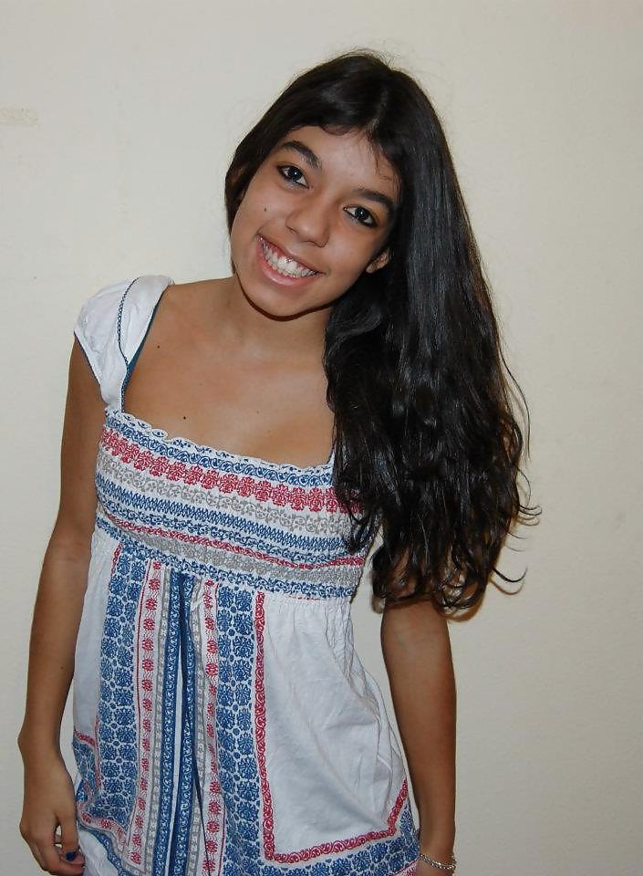 25P Sexy Brazilian Teen: Amanda