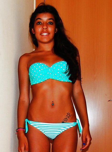 25P Sexy Brazilian Teen: Amanda