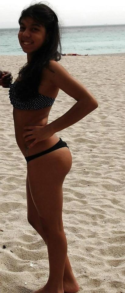 25P Sexy Brazilian Teen: Amanda
