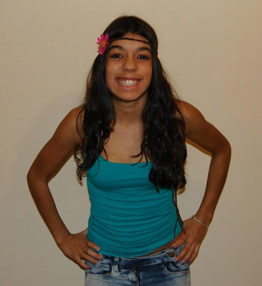 25P Sexy Brazilian Teen: Amanda