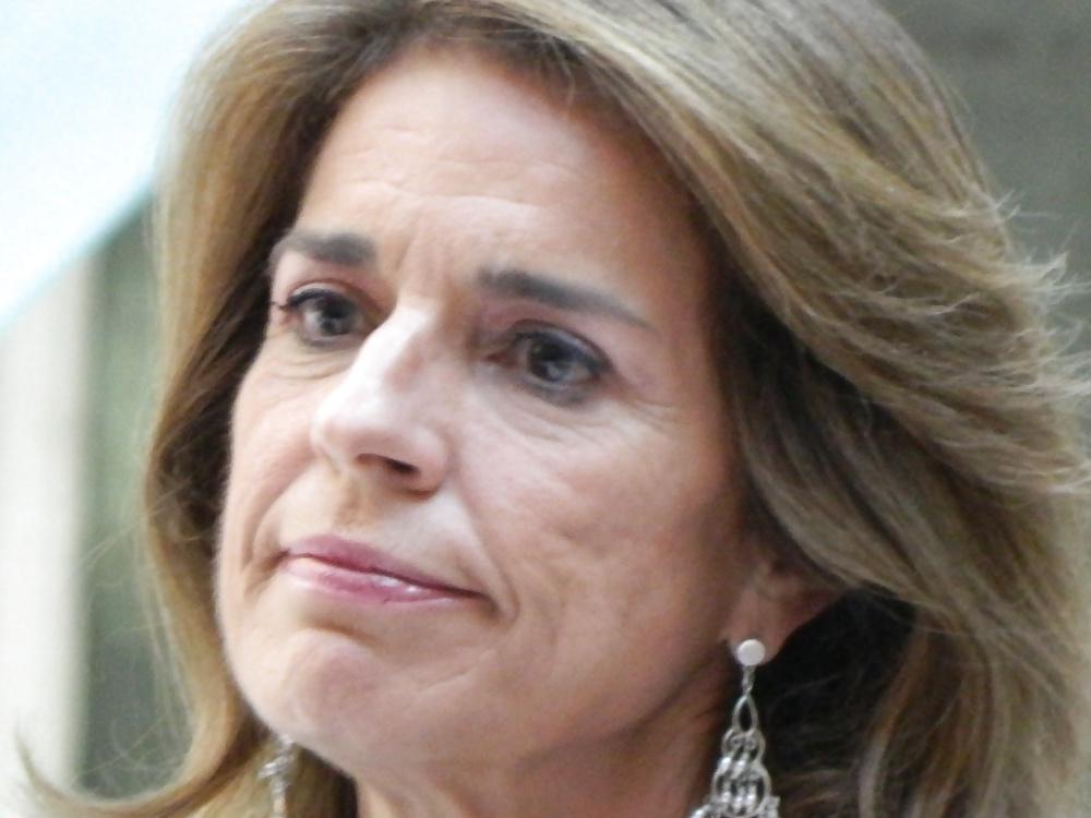 25P Love jerking off to conservative Ana Botella