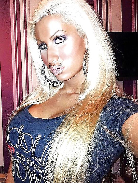 25P Bimbo Invasion 19