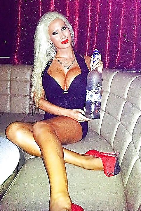25P Bimbo Invasion 19