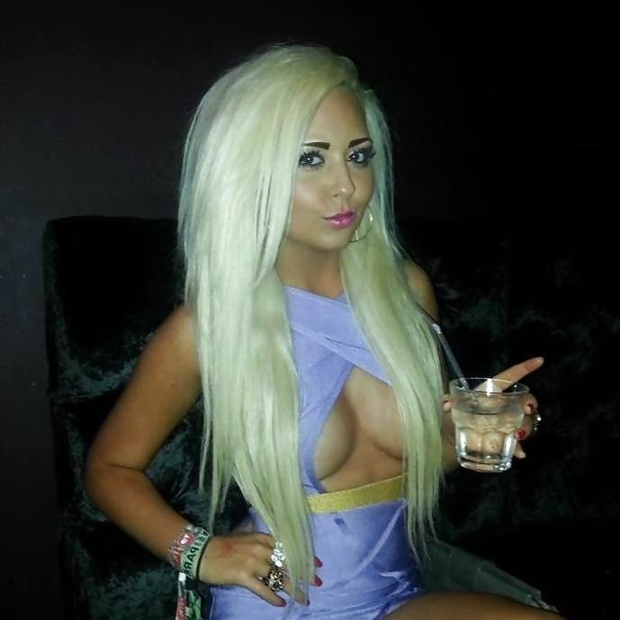 25P Bimbo Invasion 19