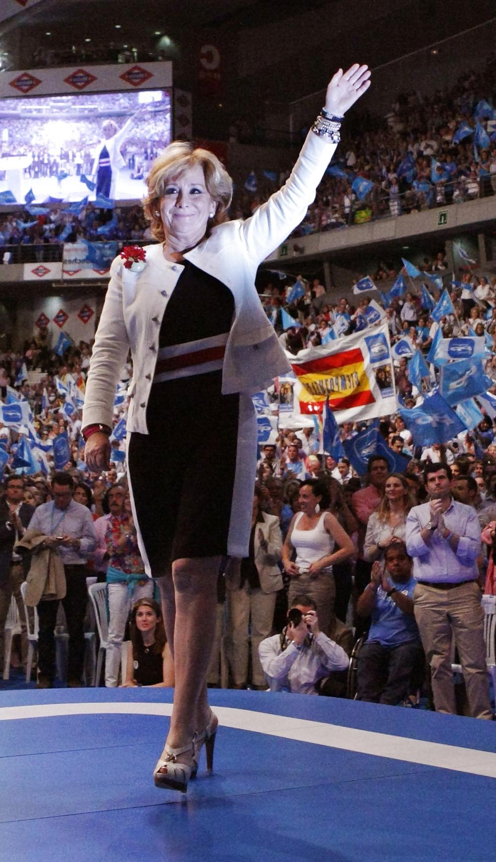 25P Love jerking off to conservative Esperanza Aguirre 